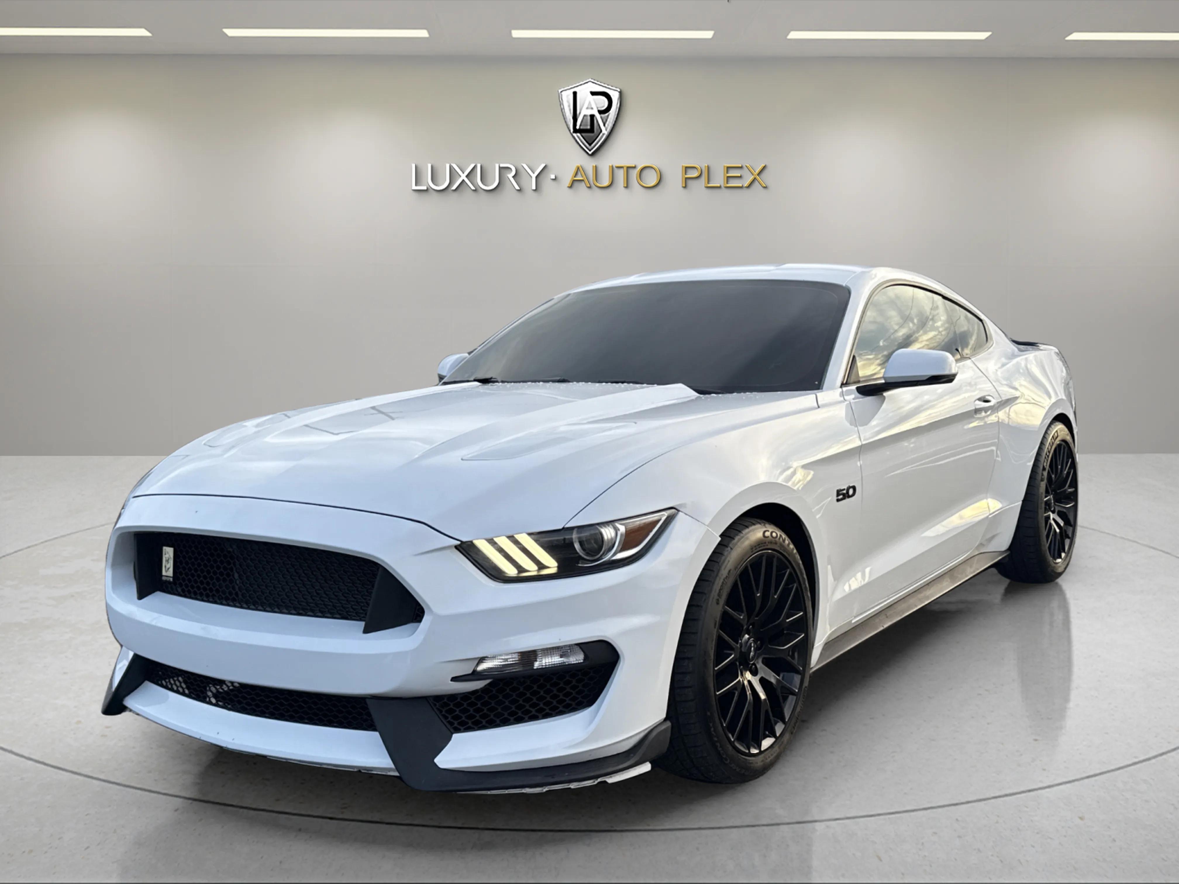 2016 Ford Mustang GT Premium's photo