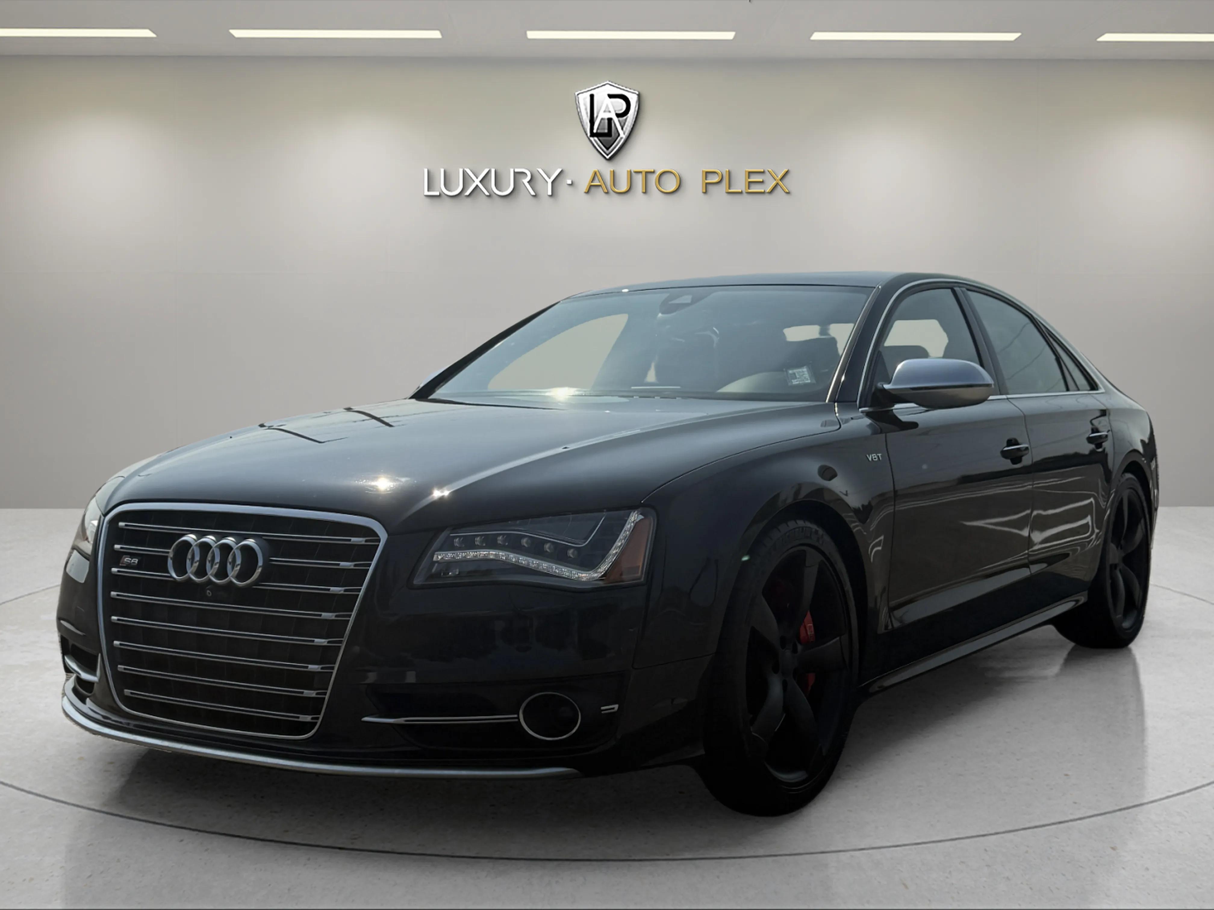 2014 Audi S8 Base's photo