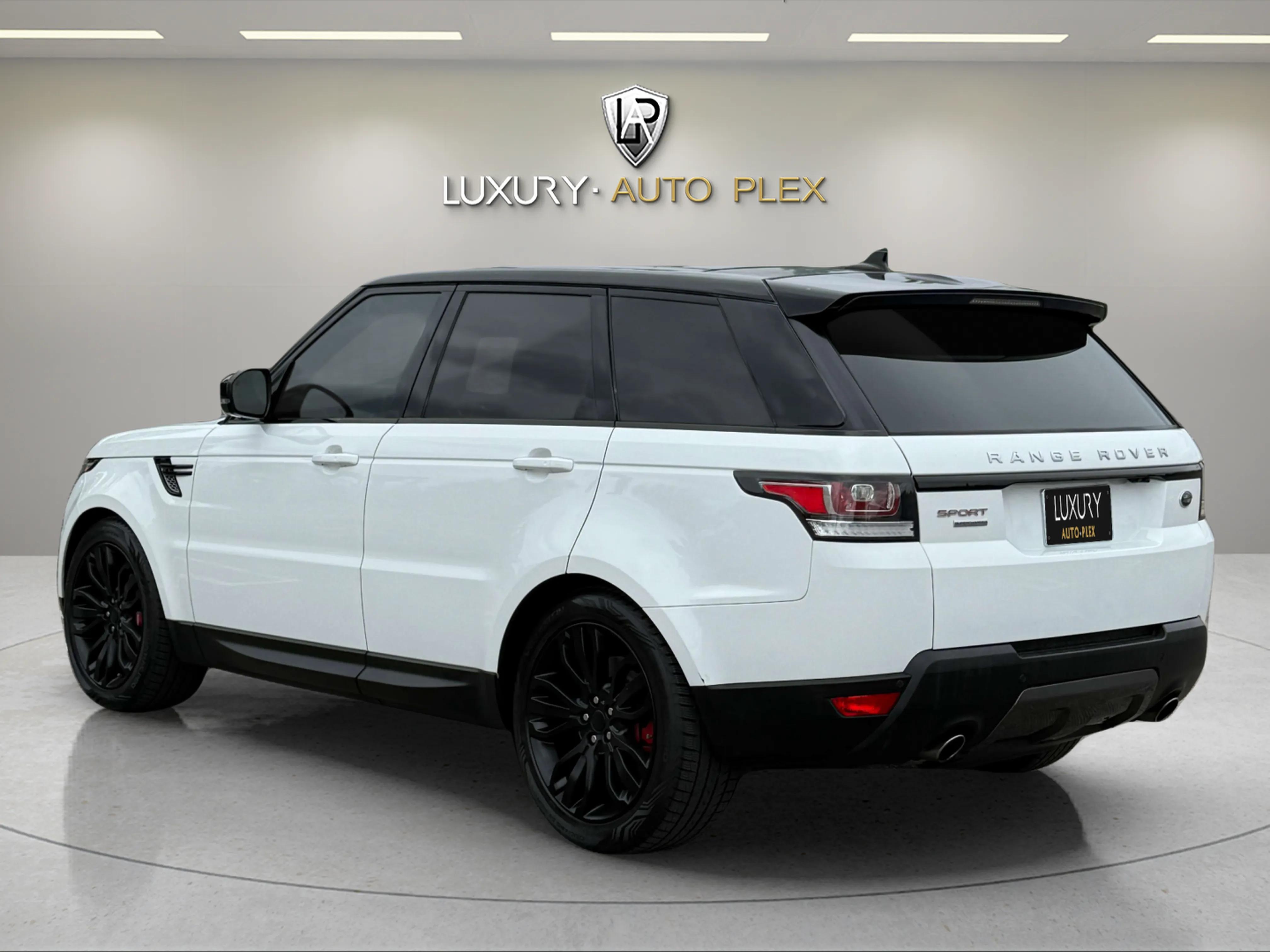 2016 Land Rover Range Rover Sport Supercharged Dynamic photo 2