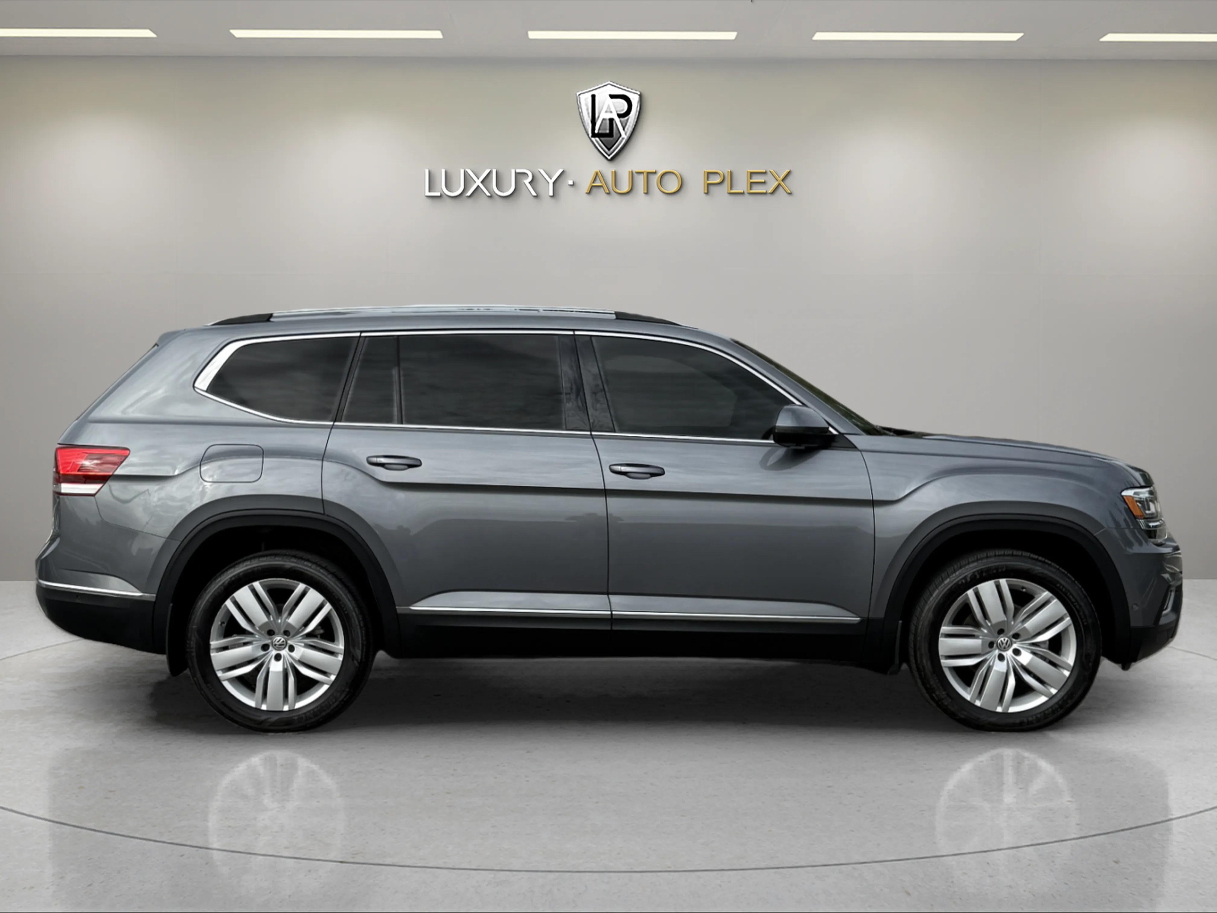 2019 Volkswagen Atlas SEL Premium photo 4