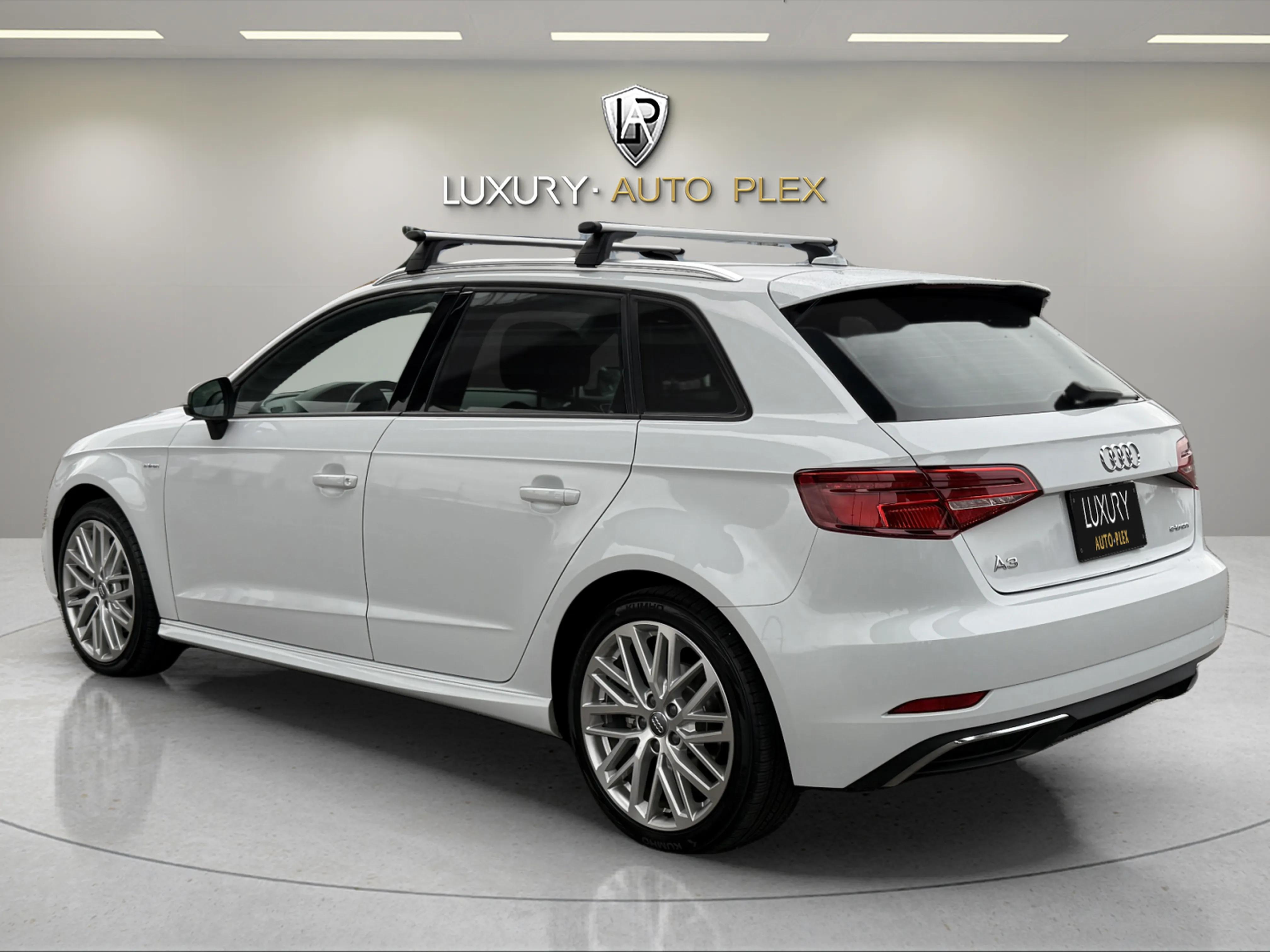 2018 Audi A3 E-tron Premium photo 3