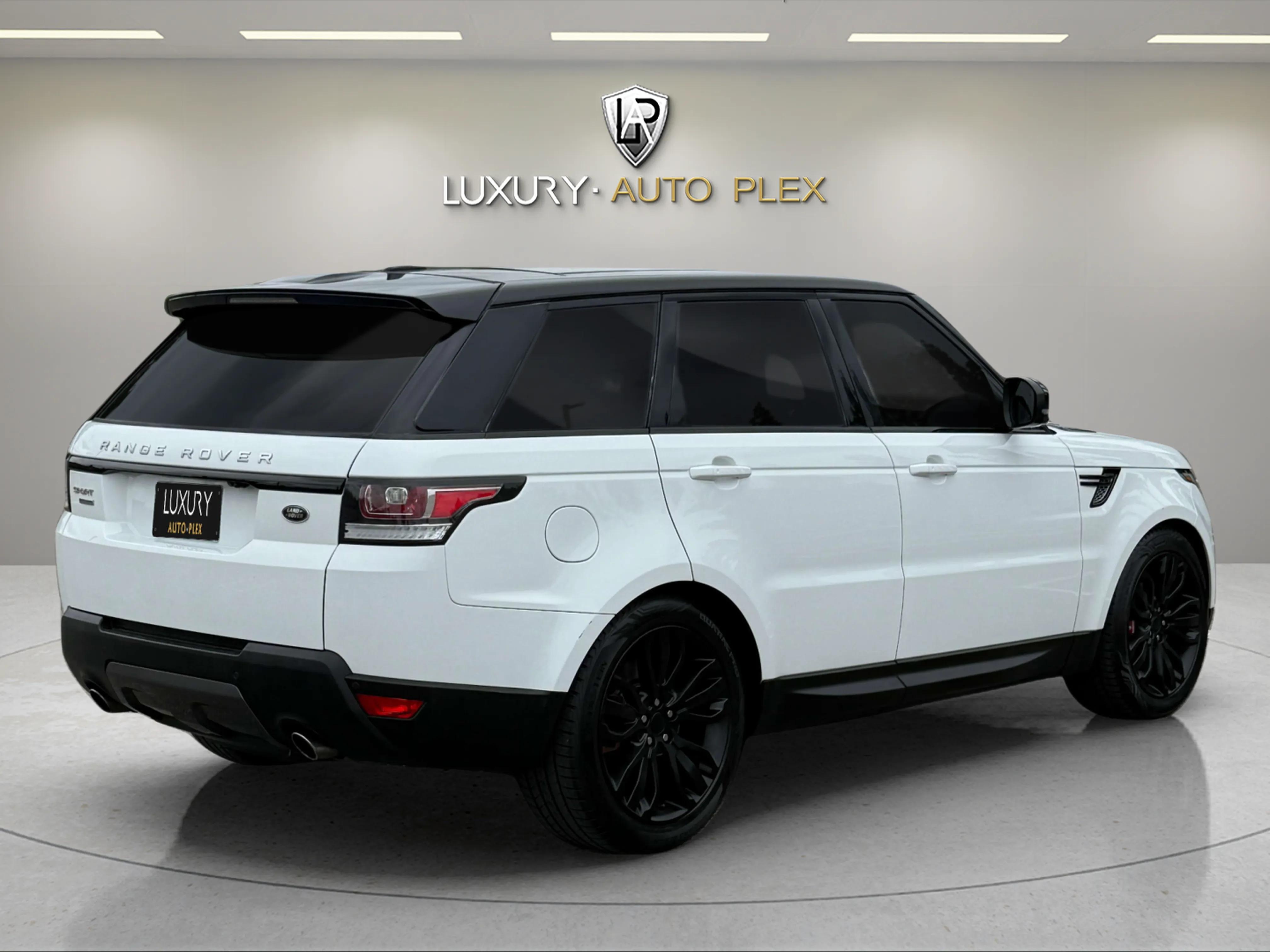 2016 Land Rover Range Rover Sport Supercharged Dynamic photo 4