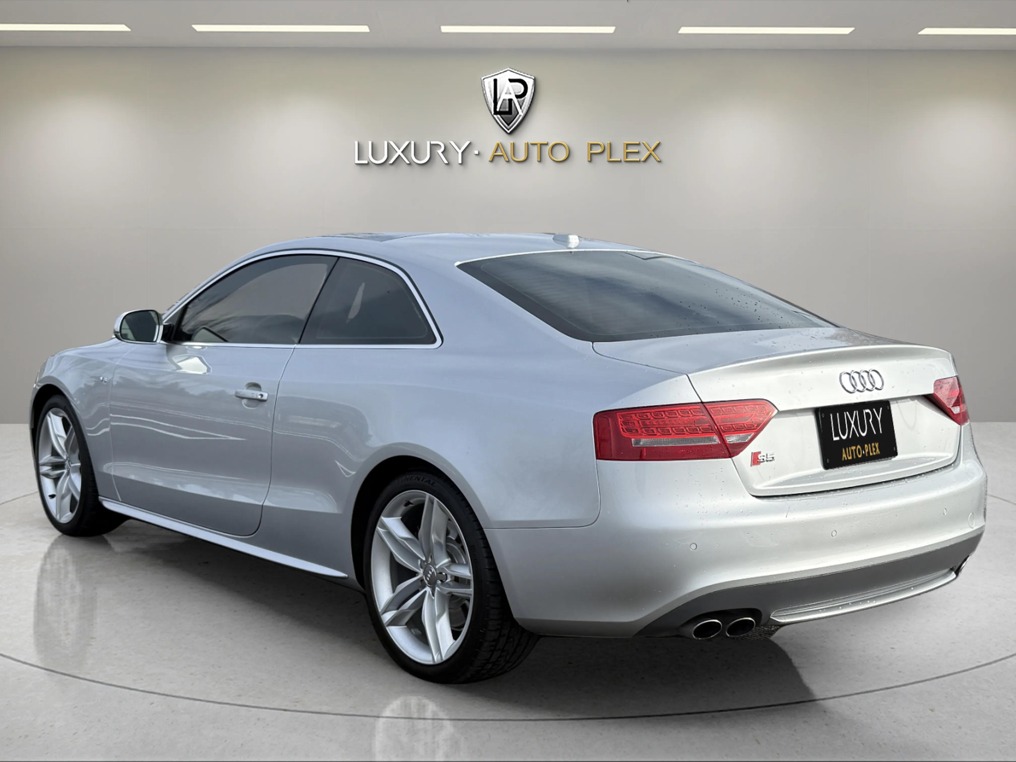 2012 Audi S5 Prestige photo 3