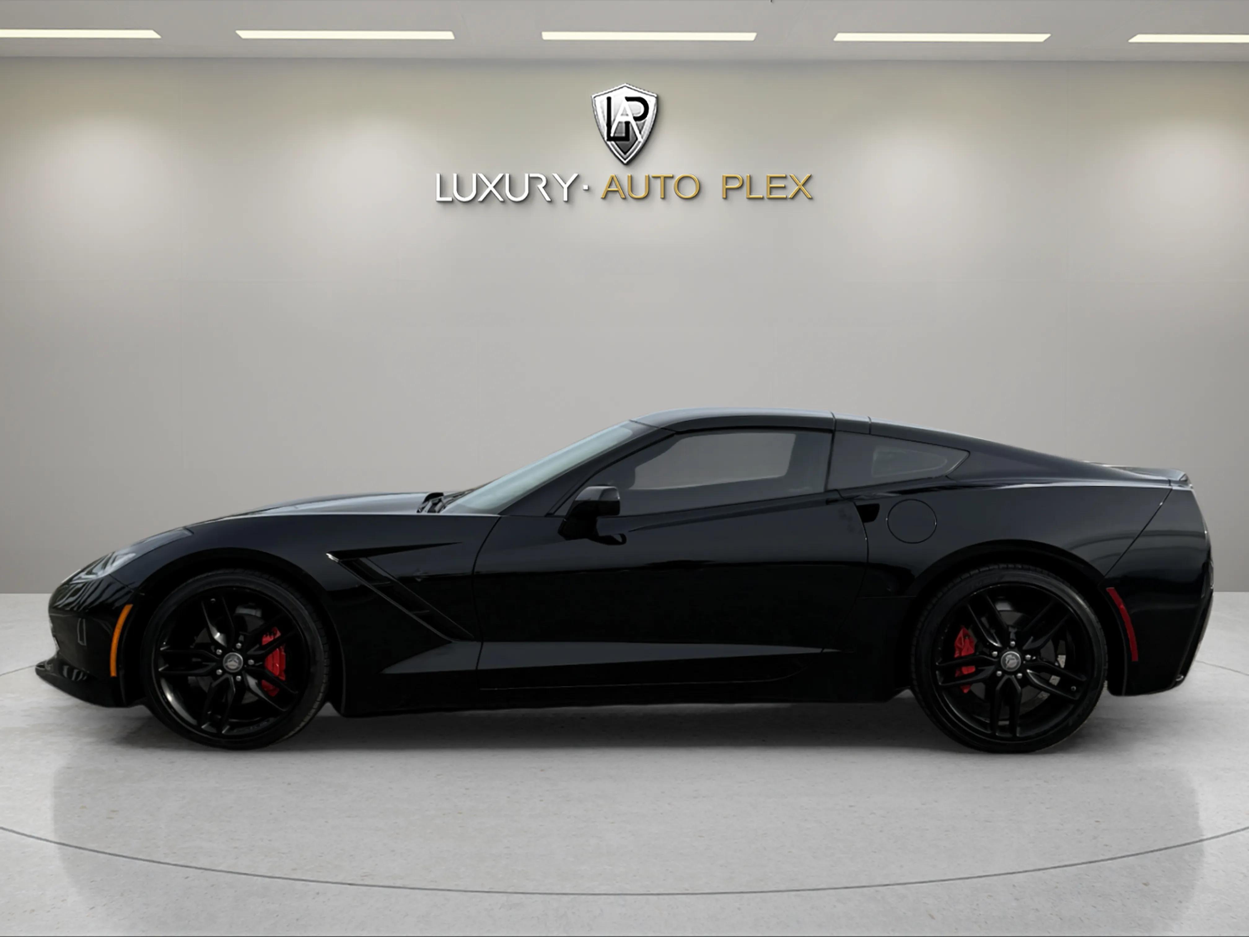 2019 Chevrolet Corvette Stingray 1LT photo 2