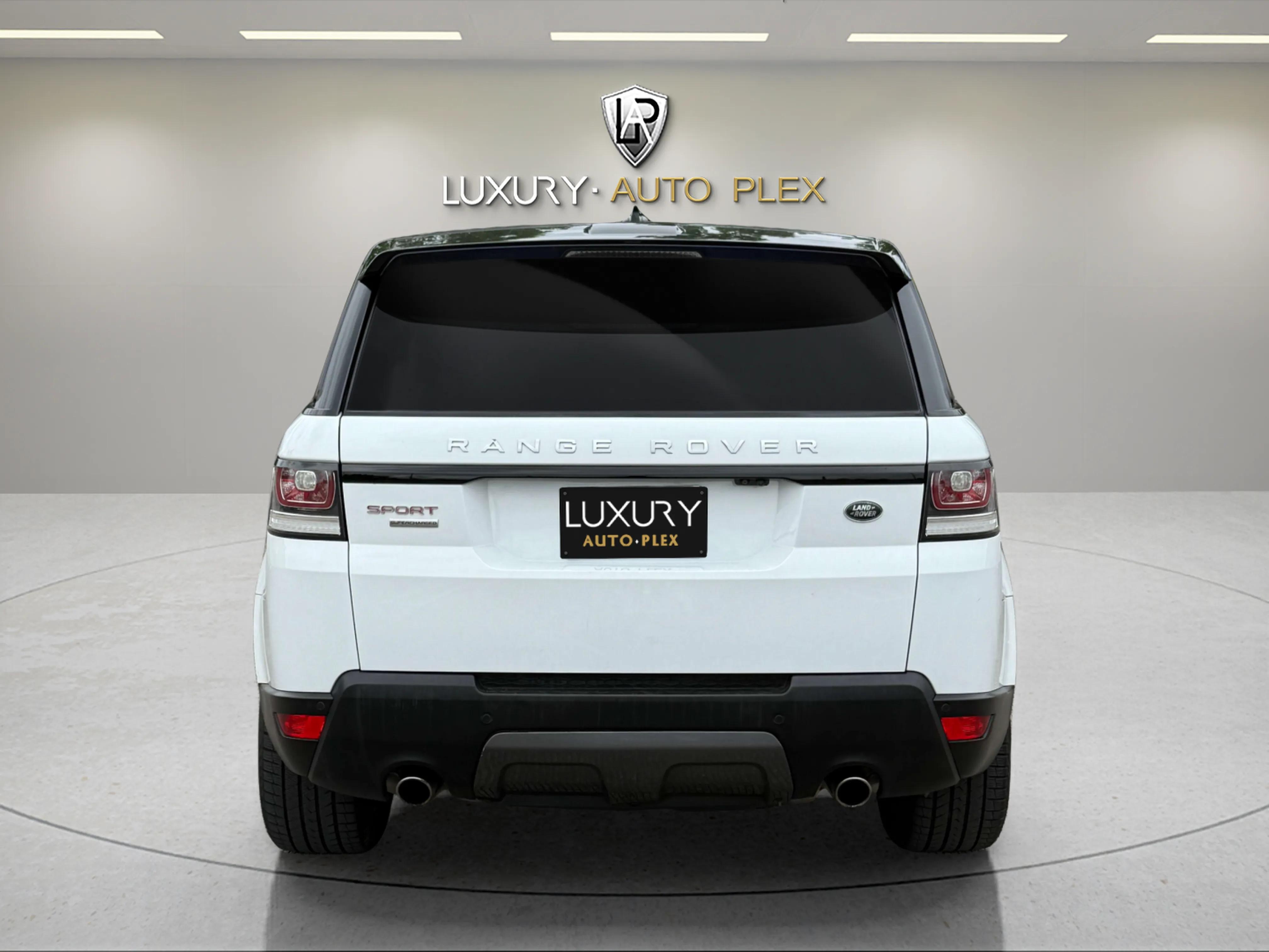 2016 Land Rover Range Rover Sport Supercharged Dynamic photo 3