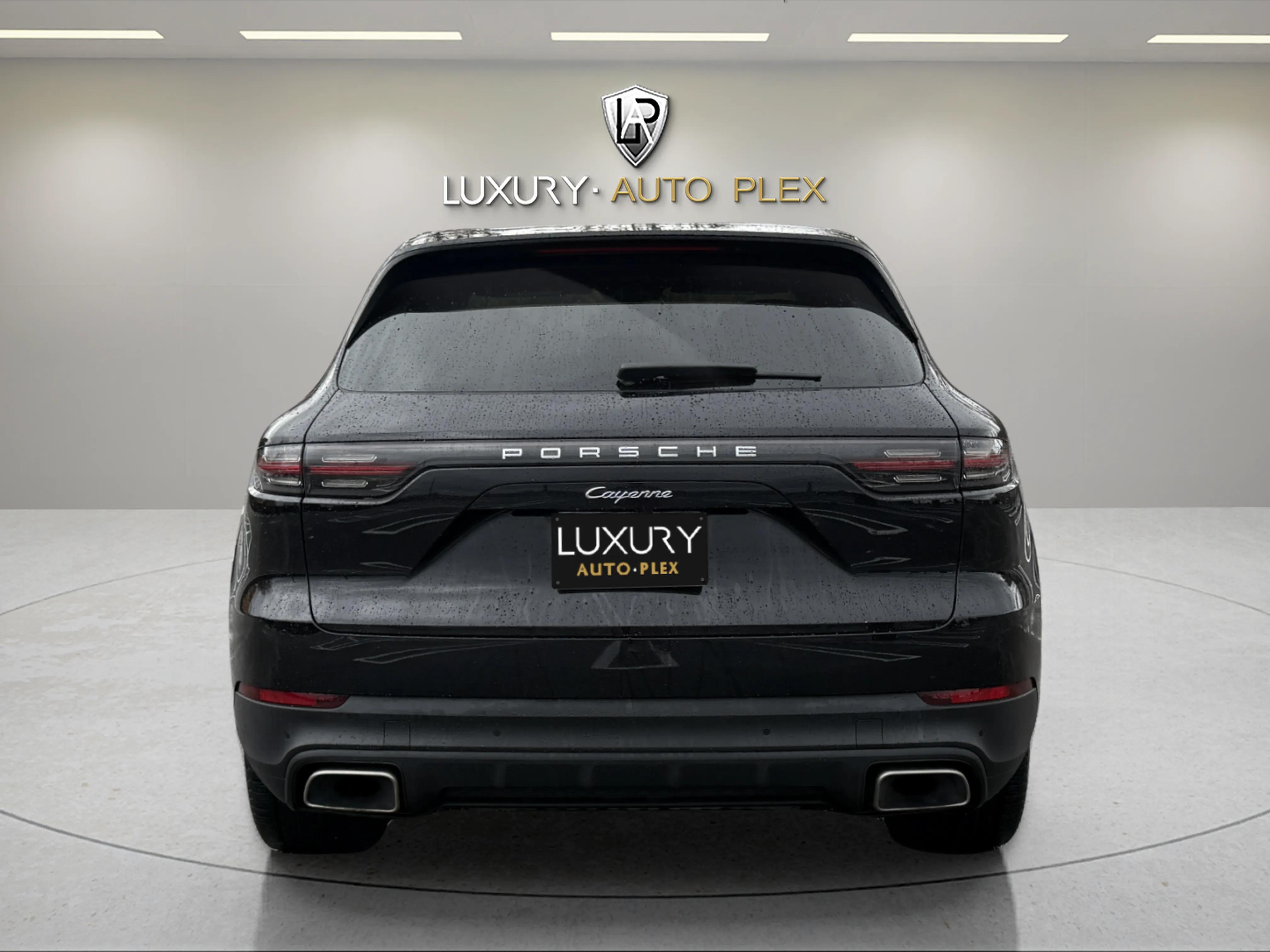 2019 Porsche Cayenne photo 3