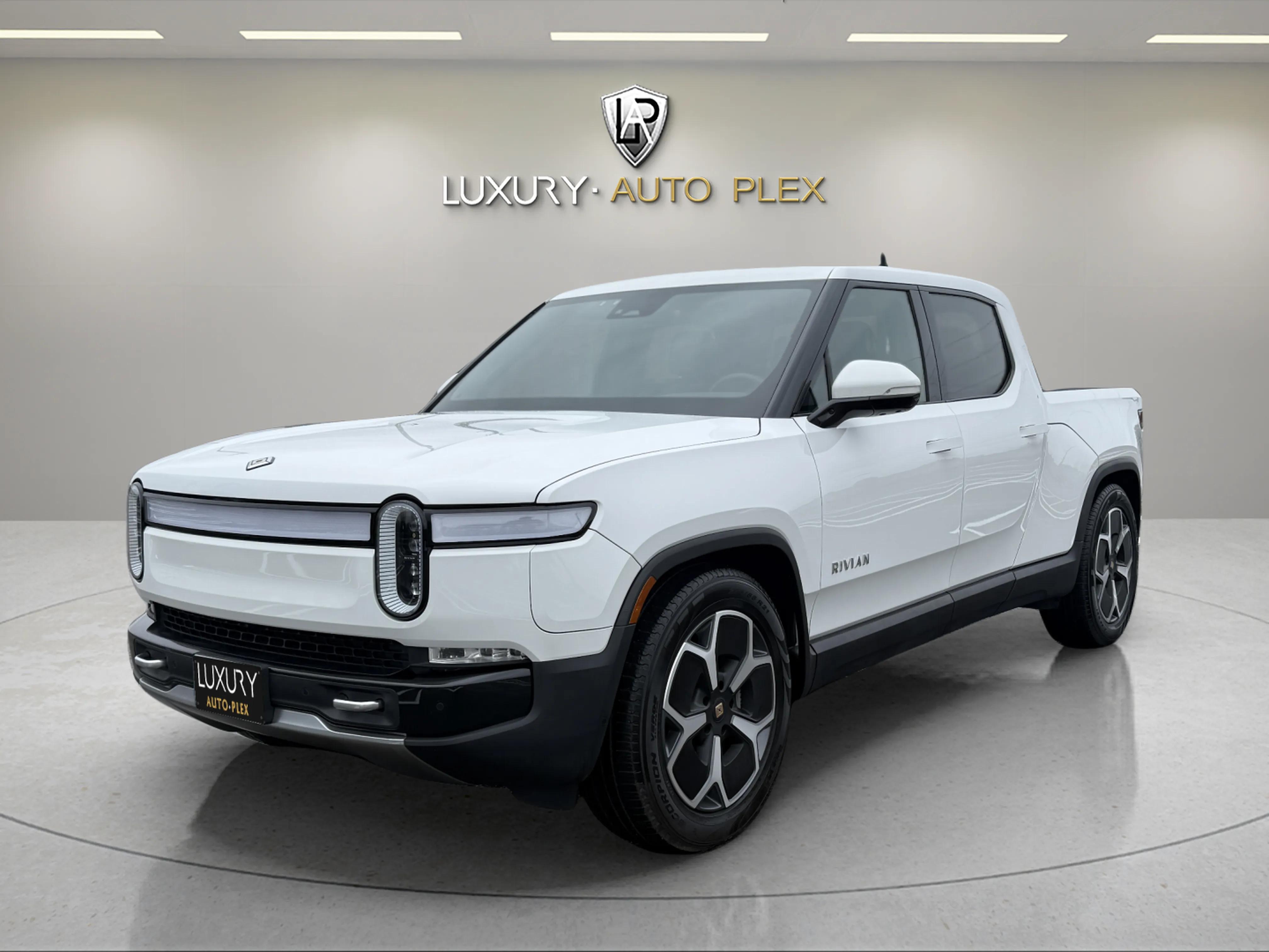 2023 Rivian R1T Adventure's photo