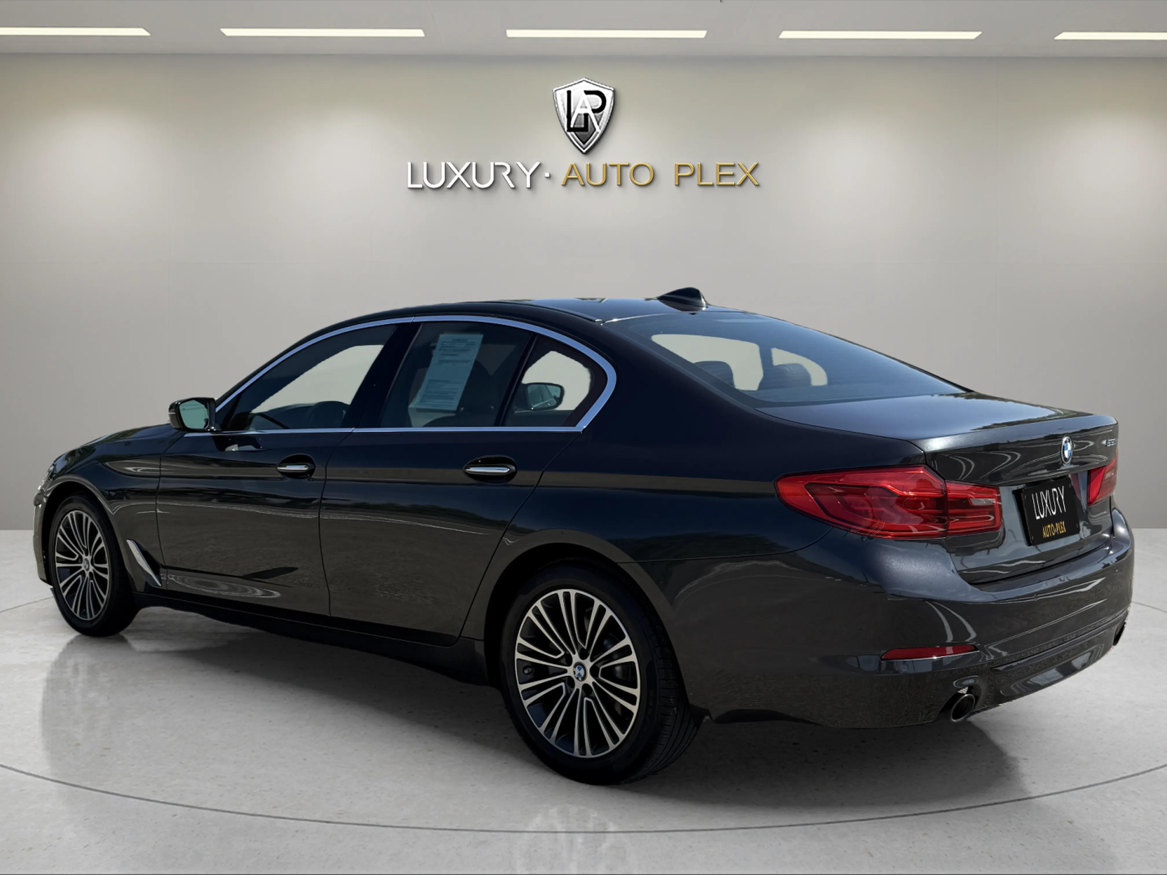 2018 Bmw 530i Sedan photo 3