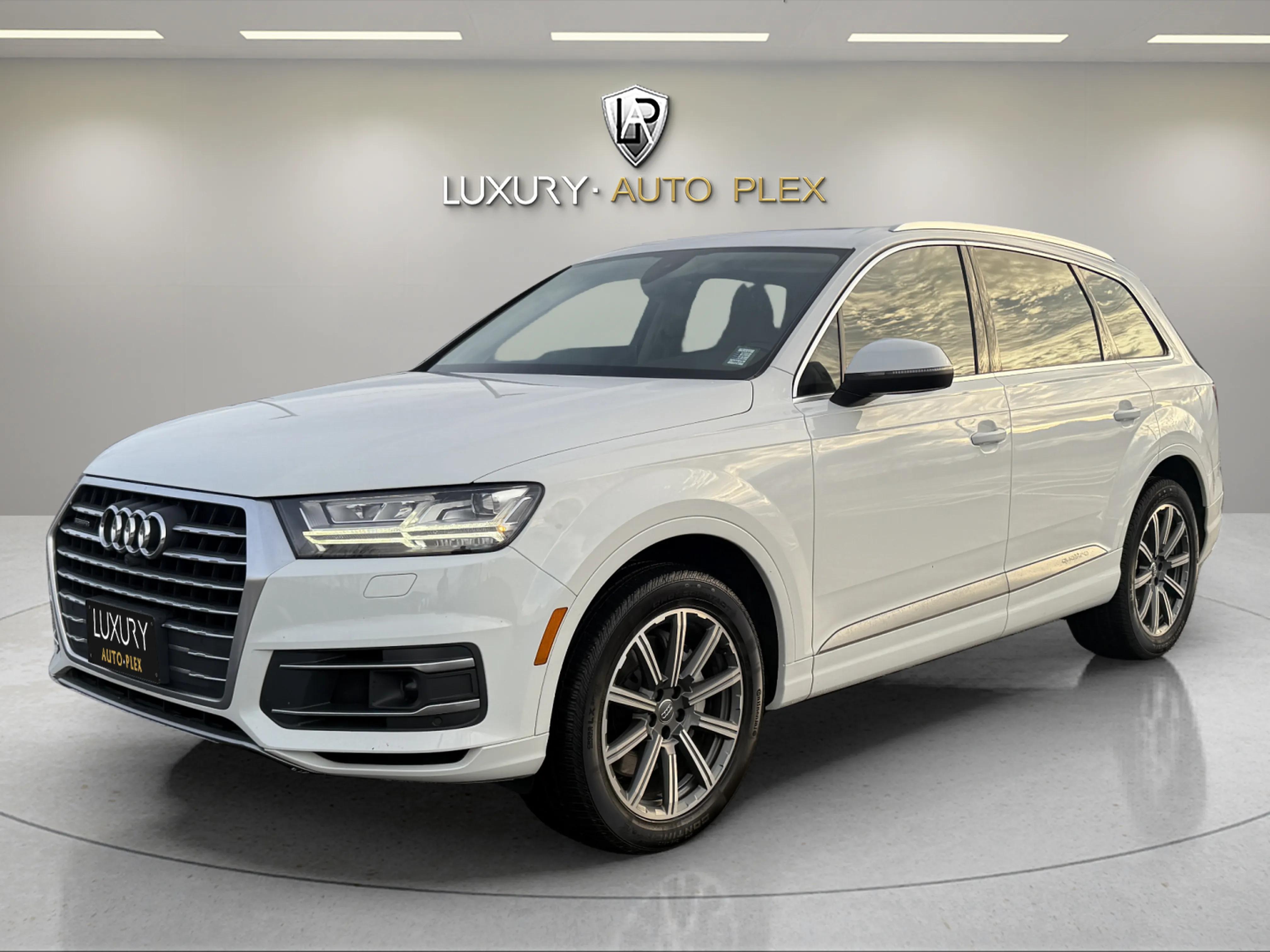 2017 Audi Q7 Premium Plus's photo
