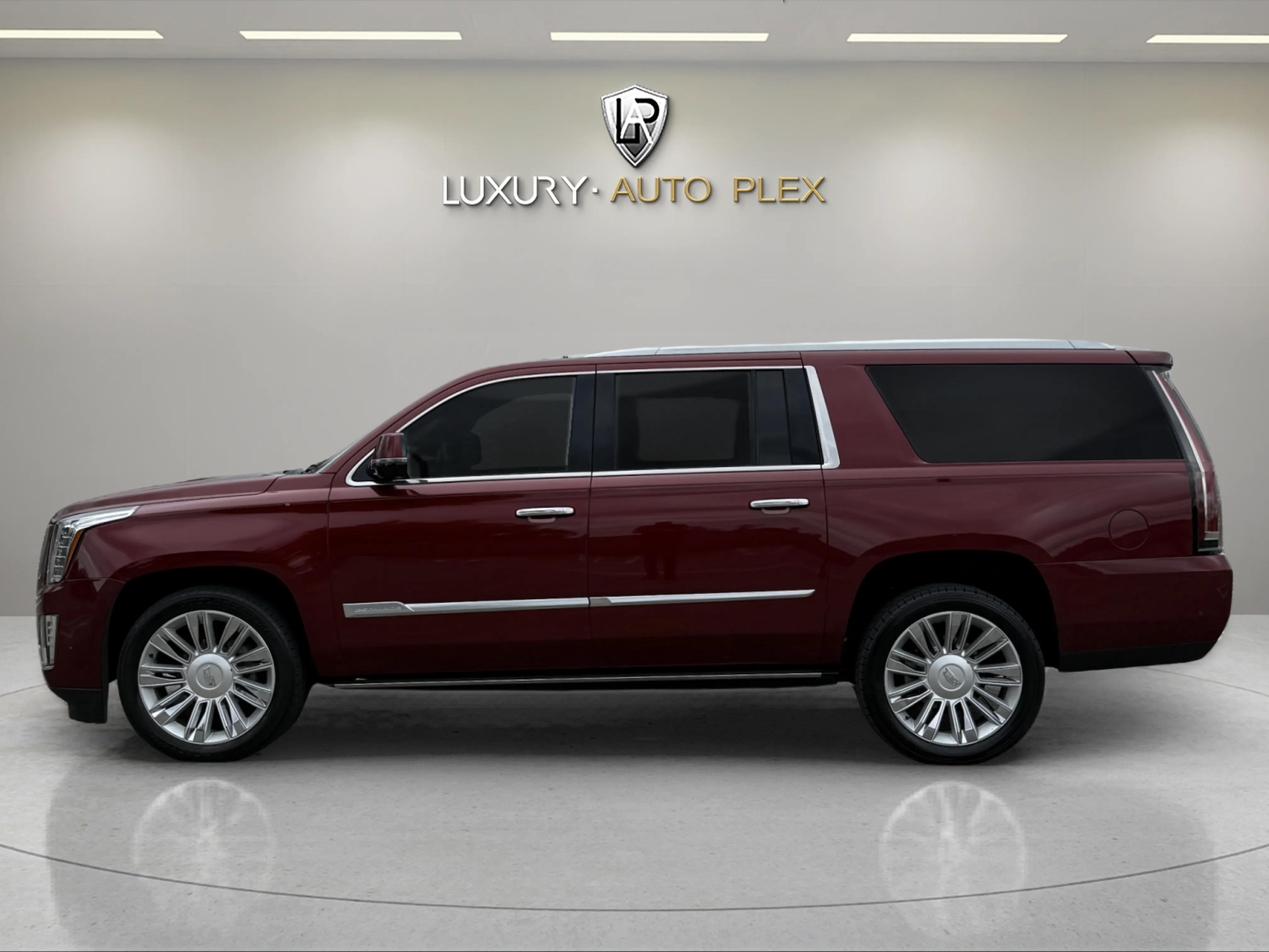 2019 Cadillac Escalade ESV Platinum photo 2