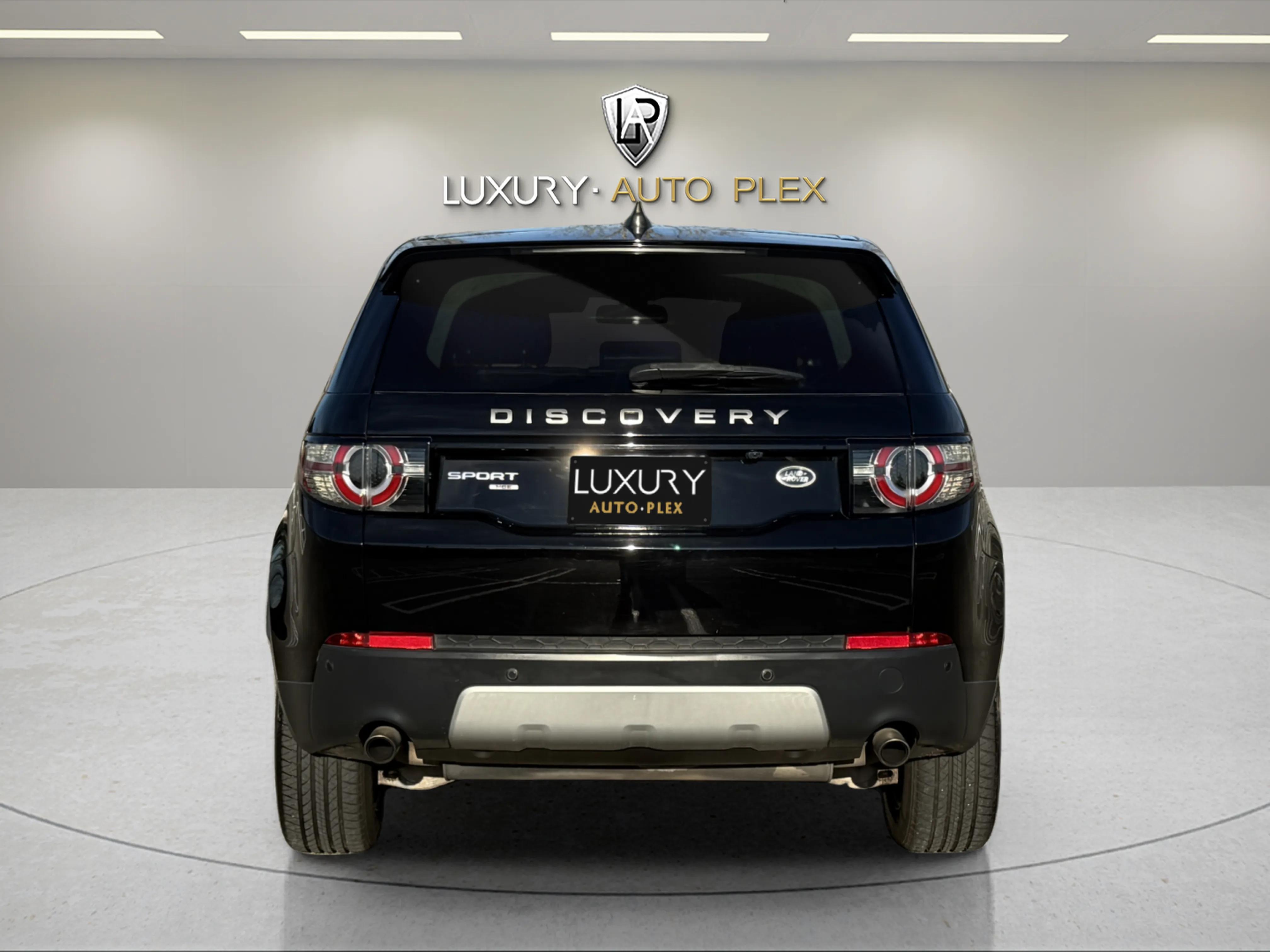 2017 Land Rover Discovery Sport HSE photo 3