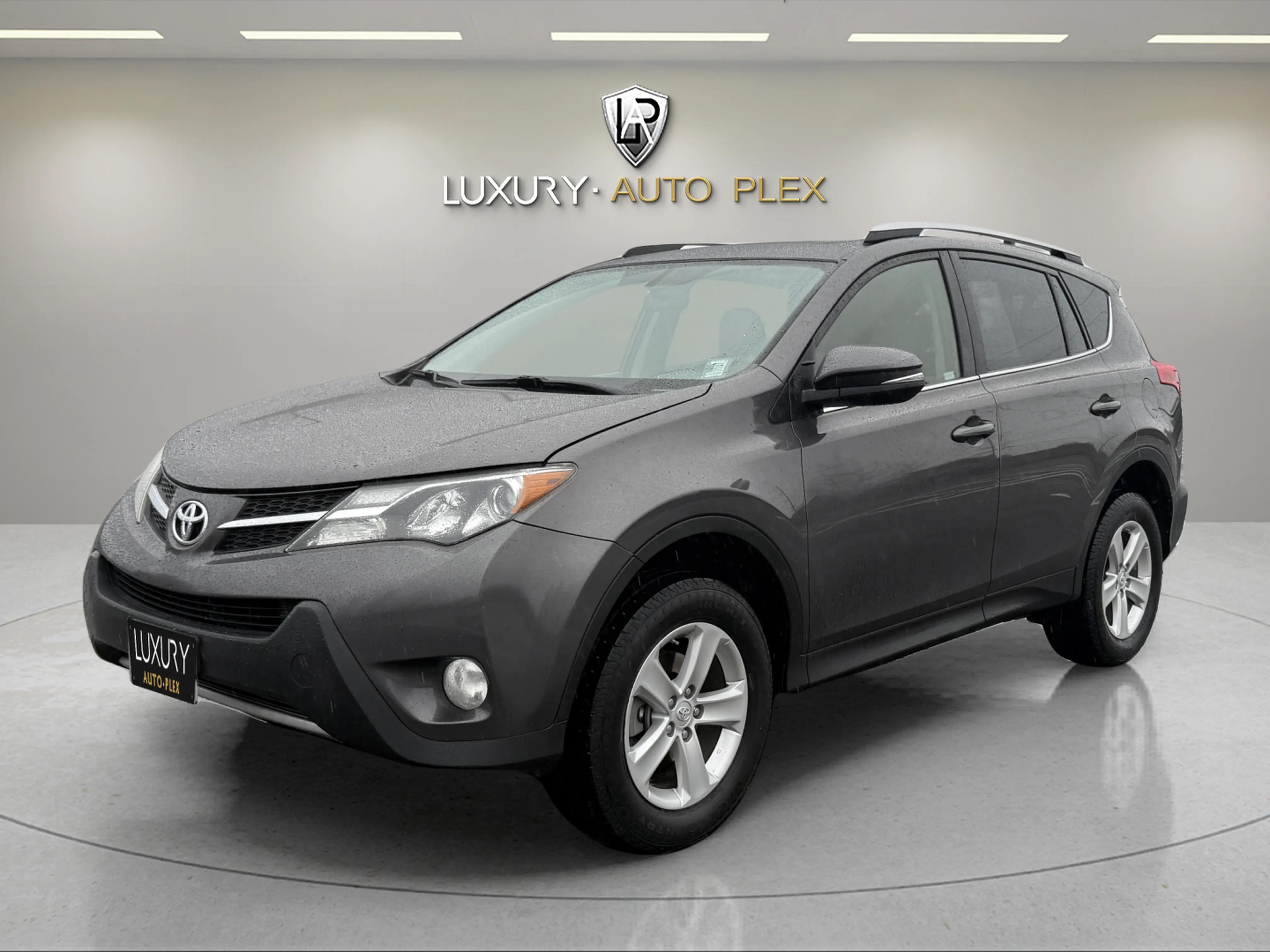 2013 Toyota RAV4 XLE's photo